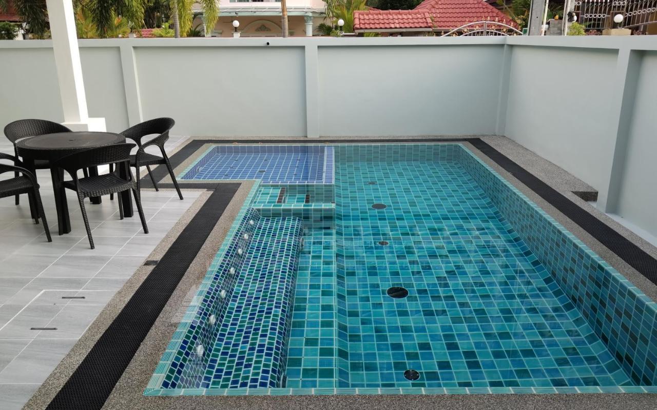 Private Pool Villa With Jacuzzi At Royal Park Village - Walk To The Beach - 6 People - Max 3 Males (Adults Only) Bãi biển Jomtien Ngoại thất bức ảnh