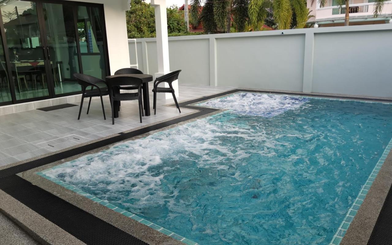 Private Pool Villa With Jacuzzi At Royal Park Village - Walk To The Beach - 6 People - Max 3 Males (Adults Only) Bãi biển Jomtien Ngoại thất bức ảnh