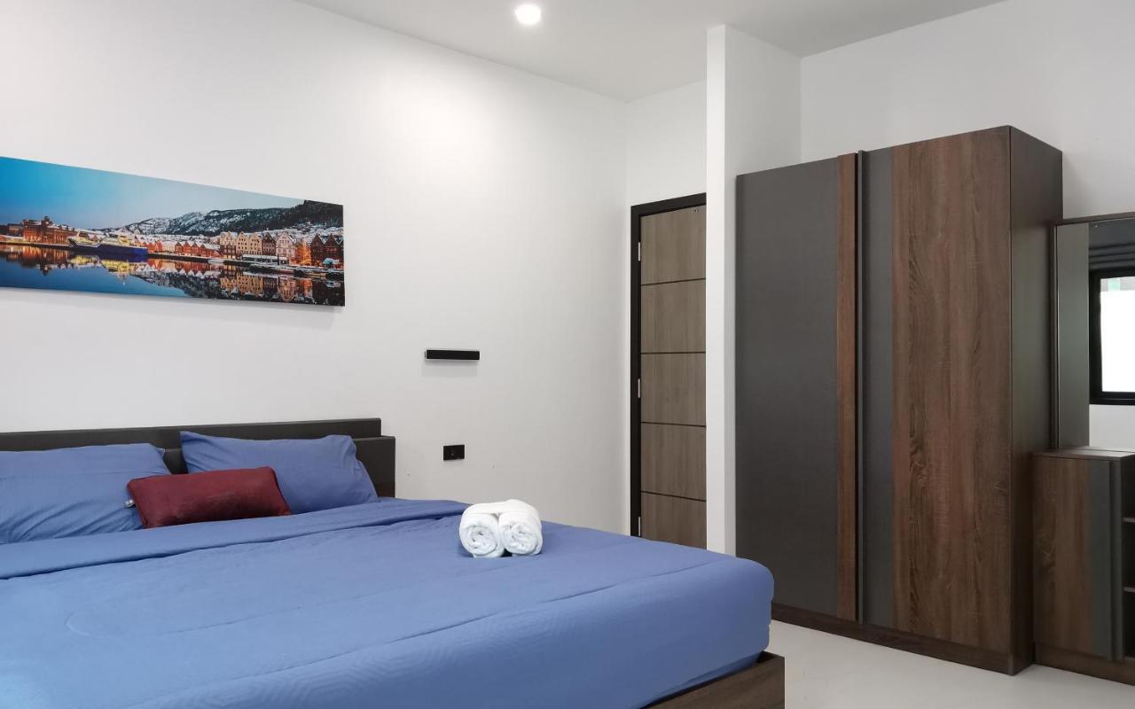 Private Pool Villa With Jacuzzi At Royal Park Village - Walk To The Beach - 6 People - Max 3 Males (Adults Only) Bãi biển Jomtien Ngoại thất bức ảnh