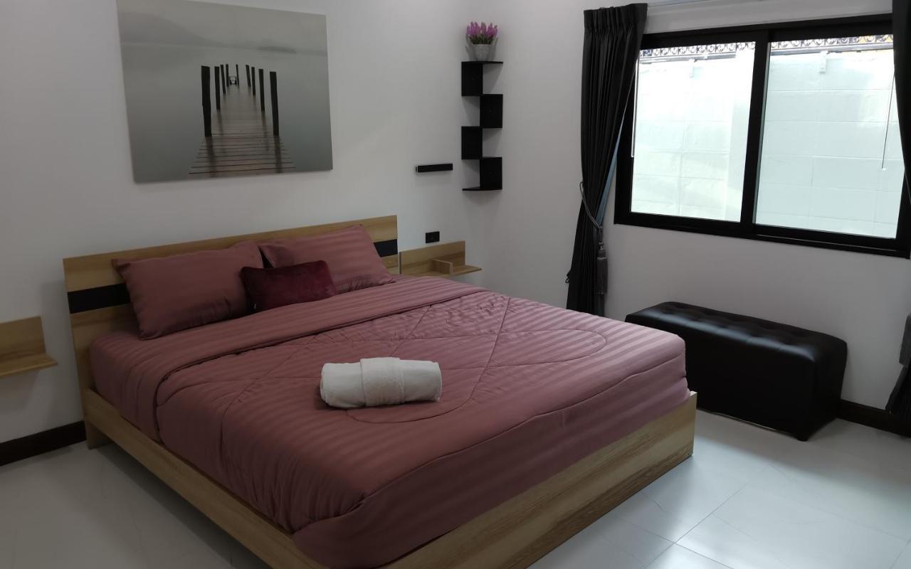Private Pool Villa With Jacuzzi At Royal Park Village - Walk To The Beach - 6 People - Max 3 Males (Adults Only) Bãi biển Jomtien Ngoại thất bức ảnh
