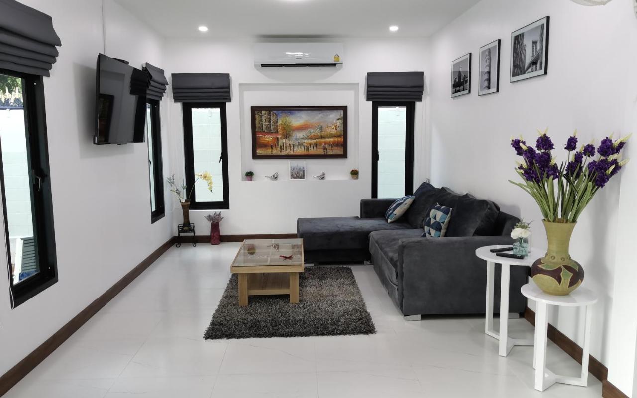 Private Pool Villa With Jacuzzi At Royal Park Village - Walk To The Beach - 6 People - Max 3 Males (Adults Only) Bãi biển Jomtien Ngoại thất bức ảnh