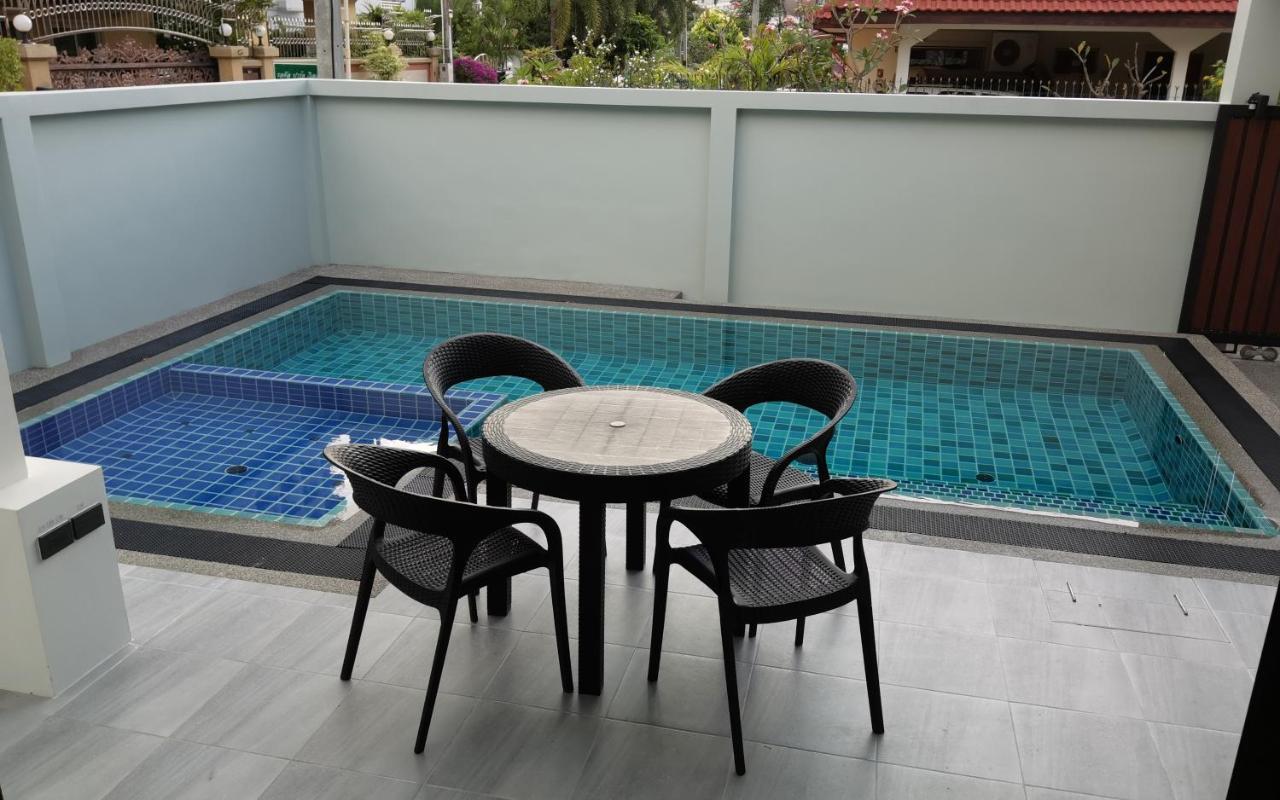 Private Pool Villa With Jacuzzi At Royal Park Village - Walk To The Beach - 6 People - Max 3 Males (Adults Only) Bãi biển Jomtien Ngoại thất bức ảnh