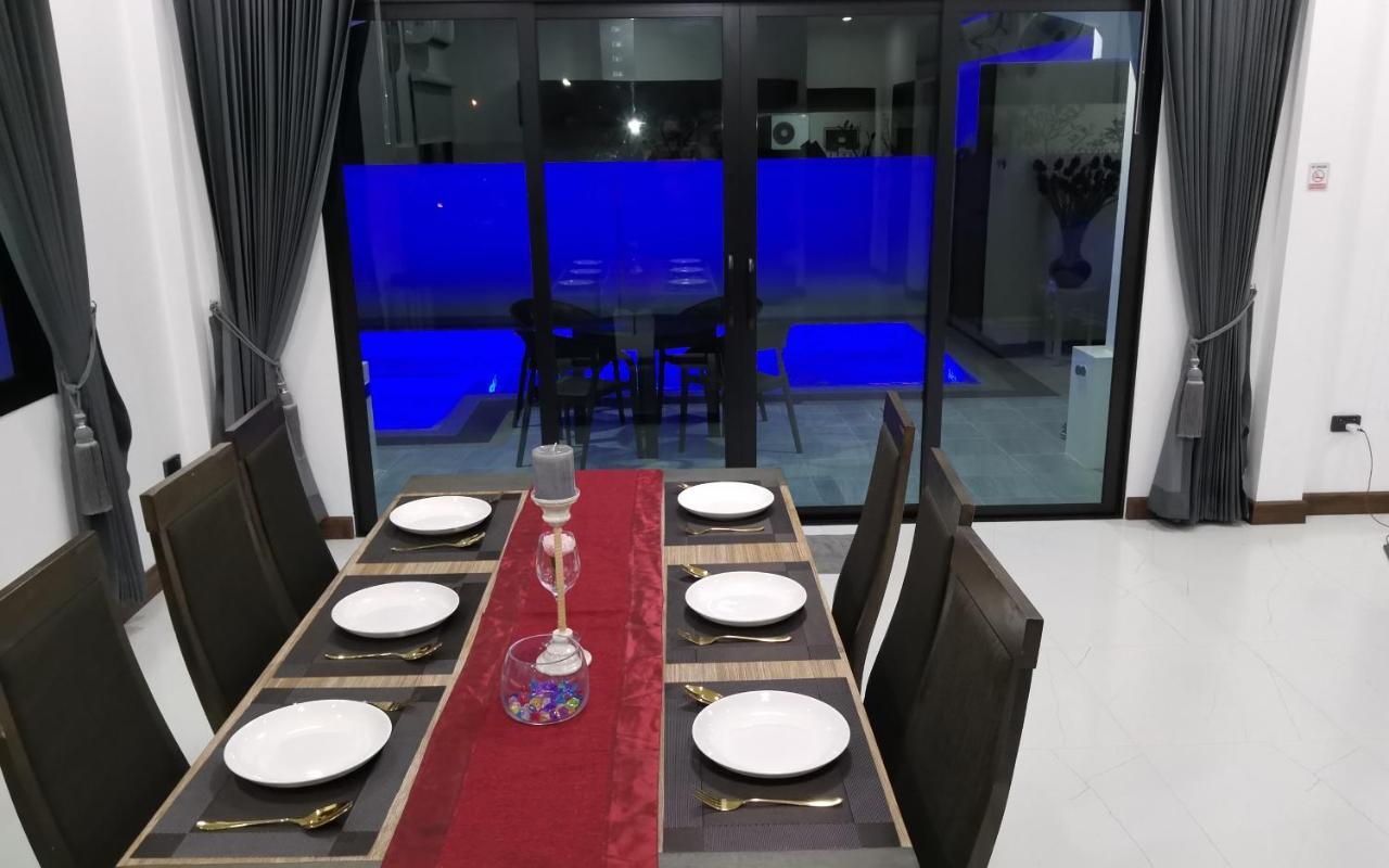 Private Pool Villa With Jacuzzi At Royal Park Village - Walk To The Beach - 6 People - Max 3 Males (Adults Only) Bãi biển Jomtien Ngoại thất bức ảnh